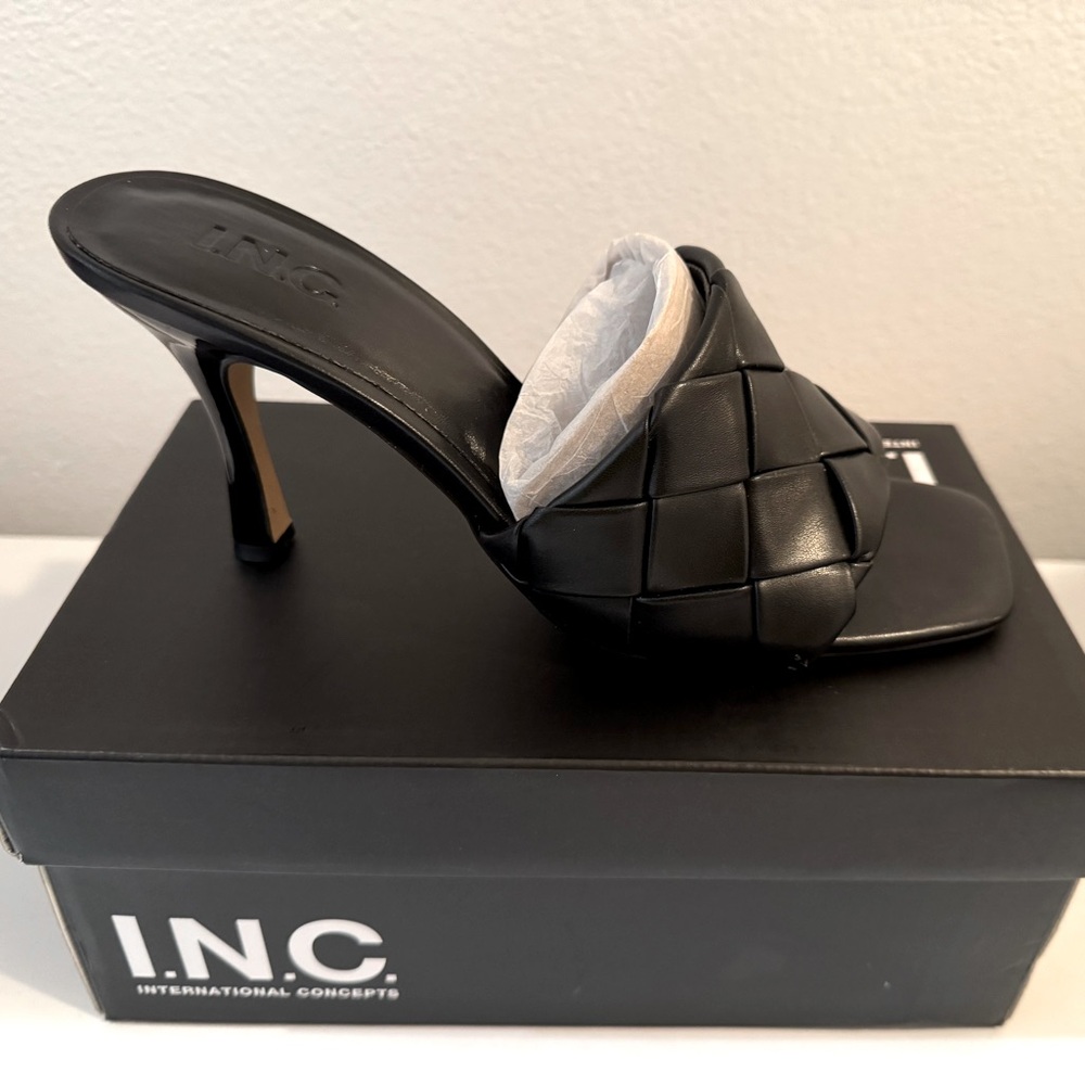 Black sandals with heels